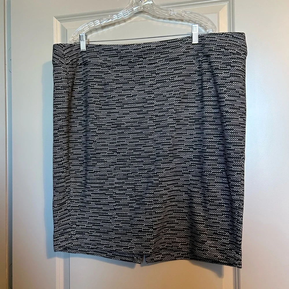 Black and White Textured Skirt